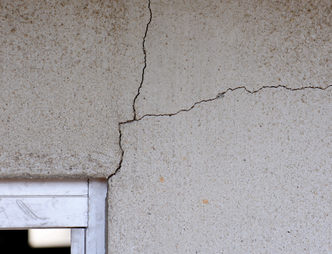 What Are the Warning Signs of Foundation Problems in a Home?
