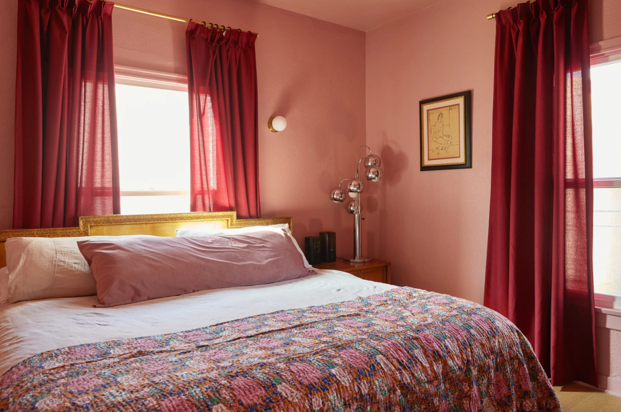Give Your Bedroom a Fresh Look with Window Curtains