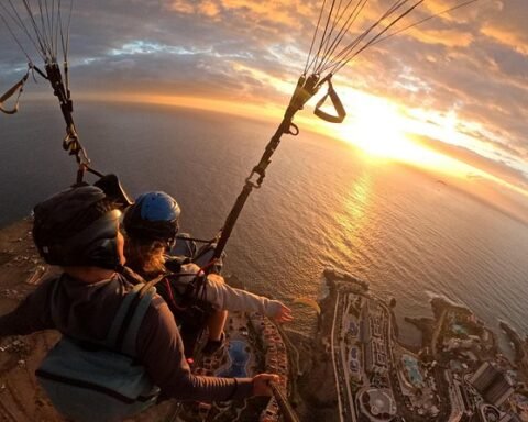 Paragliding Tenerife: Experience the Island from the Sky